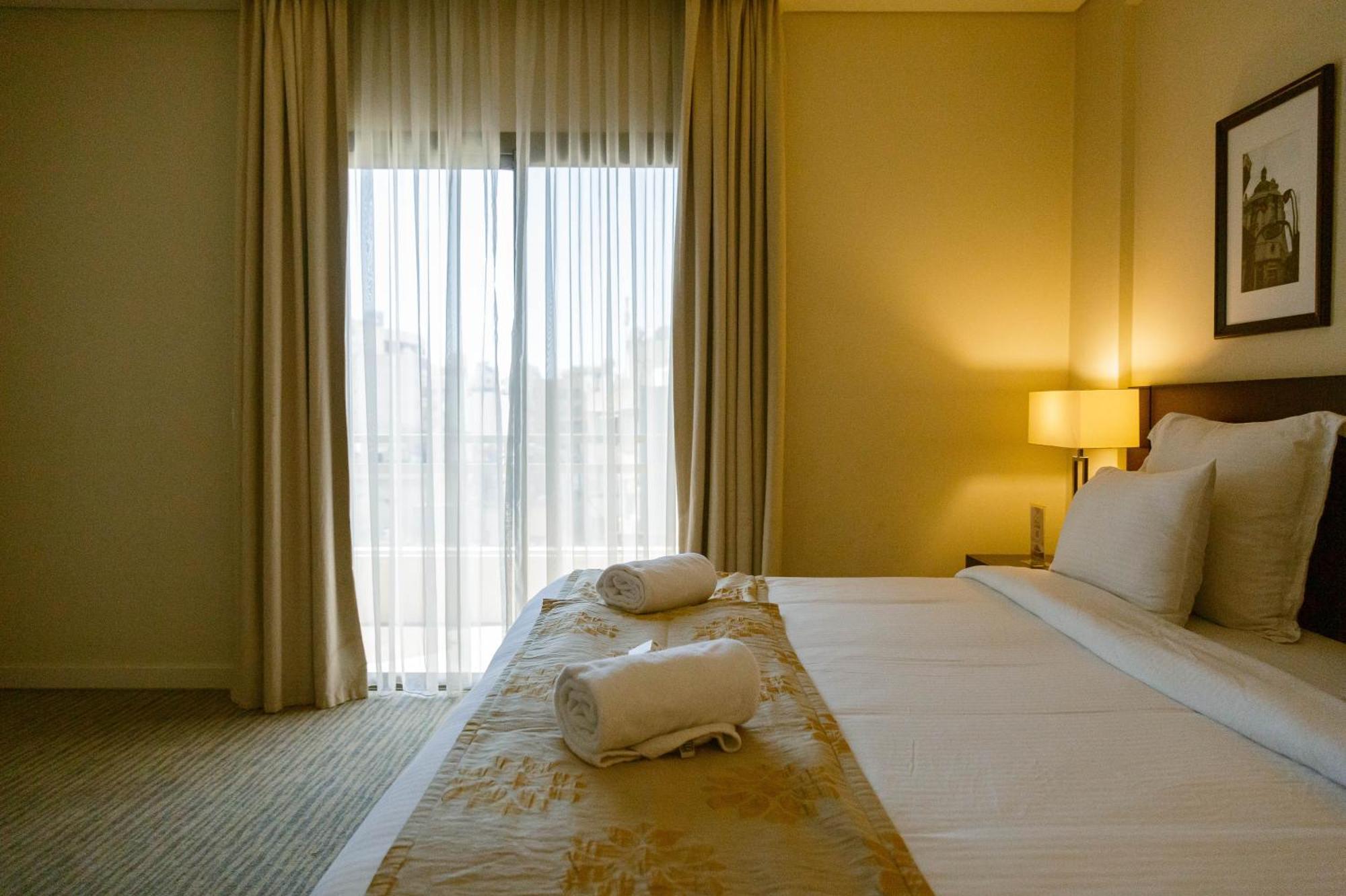 The Parisian Hotel Beirut Exterior foto