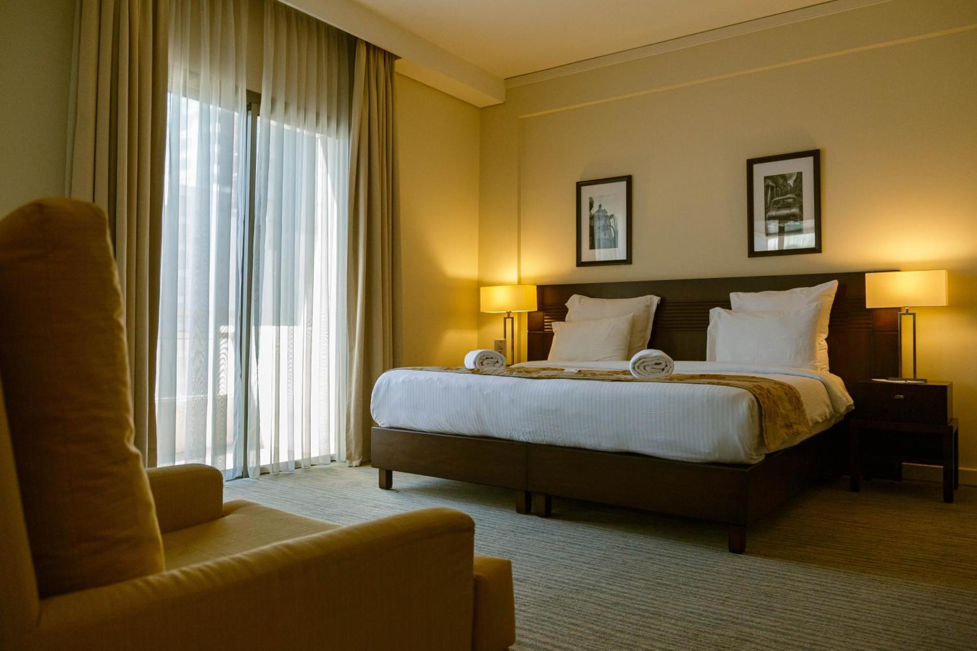 The Parisian Hotel Beirut Exterior foto